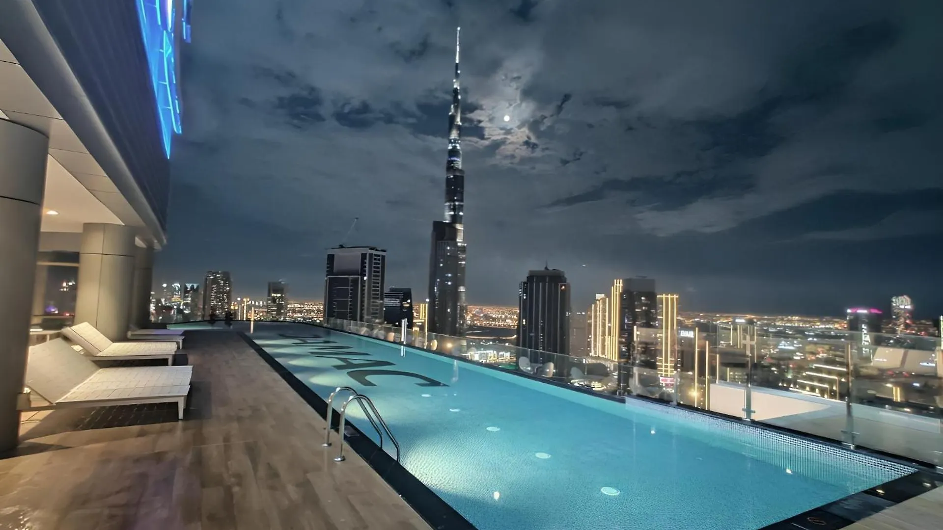 Luxury 2-Bed In Paramount Midtown Hotel Full Burj Khalifa Views 64Th Floor Pool & Burj Views location